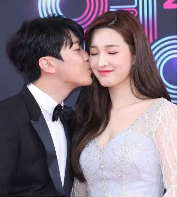 2019年5月 , 《做家务的男人》节目组为赞儿举行了周岁宴 , ft