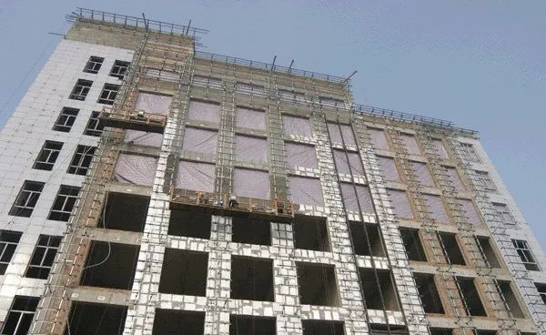 现在被动房发展的非常迅速,很多热桥部位,例如在阳台上下板面都可以