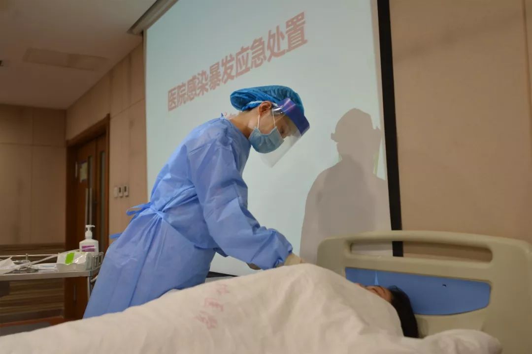 心外icu电话报告医院感染管理科,一周内发生3例耐碳青霉烯类肺炎克雷