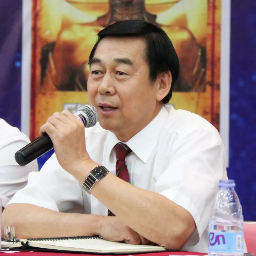 全国名校长,特级教师卜祥林先生全国名校长,周兴国校长也在会上作了