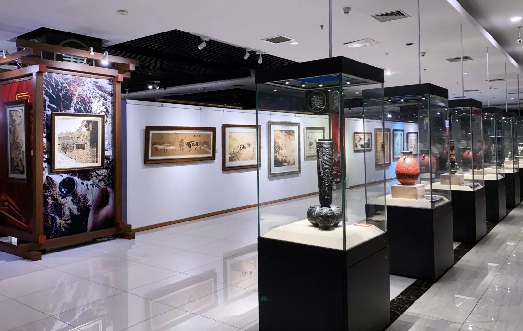 中国首届粮食画展亮相北京工艺美术博物馆