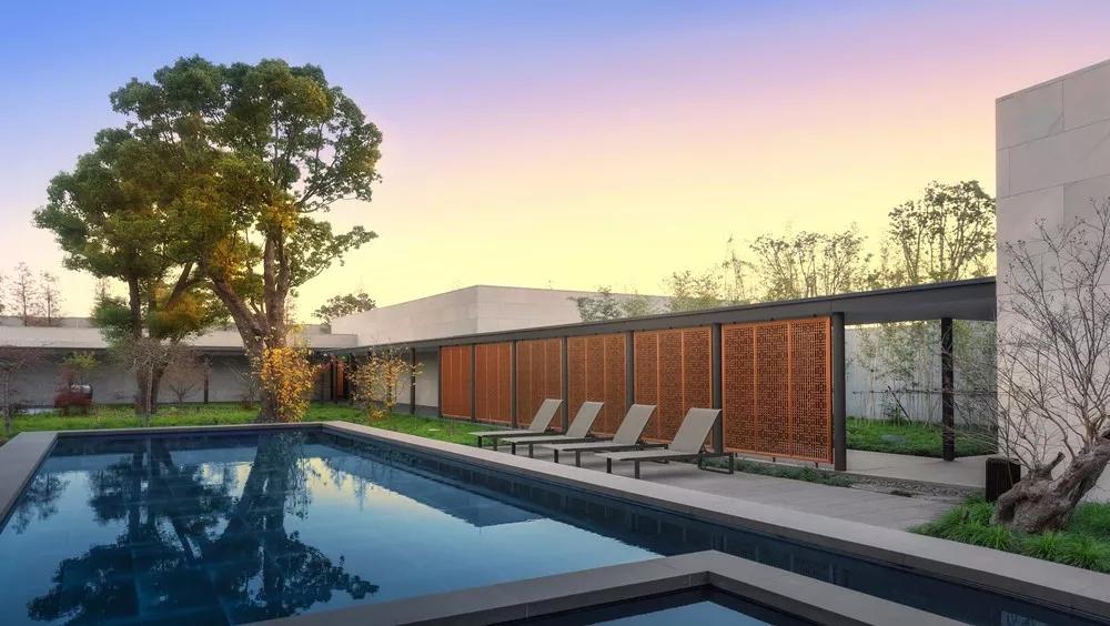 上海养云安缦酒店中的铜艺术