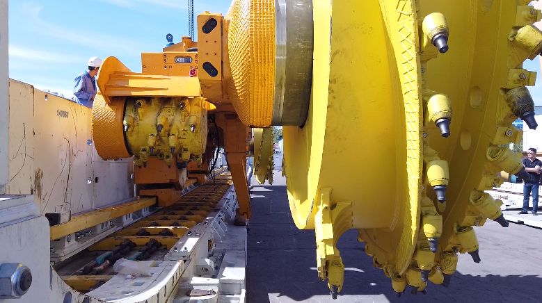 记者在现场了解到,调试完成后,采煤机以及配套三机将陆续开始拆解