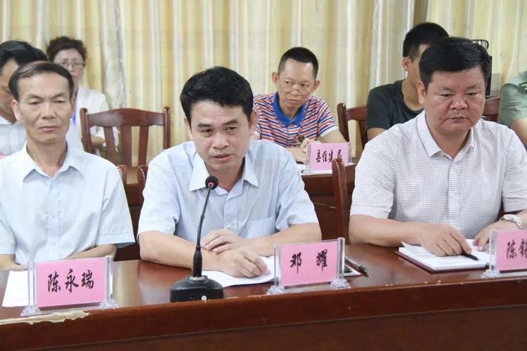 吴川祝率县四套班子领导法检两长调研百里滨海城市带黄流市政道路改造