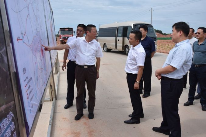 万洋集团来铅考察洽谈万洋众创城项目