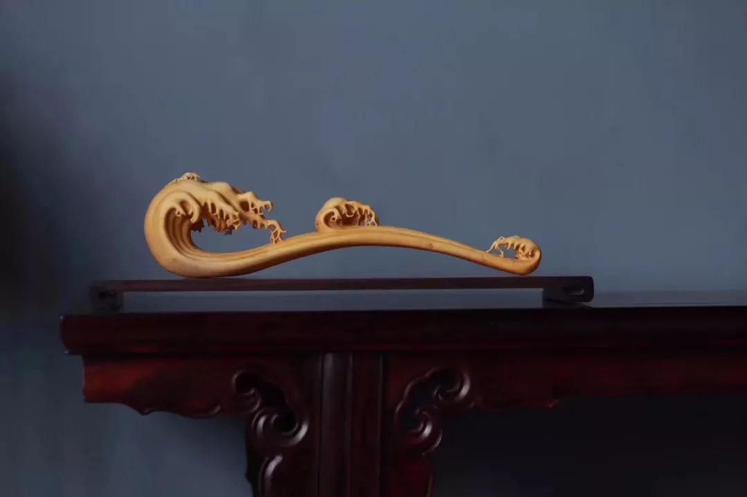 黄杨木雕|如意 | 笔架如人之意,如潮翻,如浪卷如禅之意,如行影,如林深