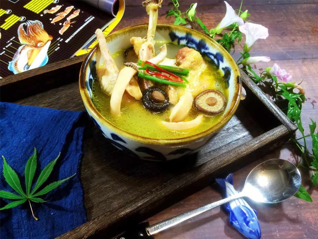 这碗大补汤只有宁波人才懂墨鱼鲞炖鸡汤这样做味才正