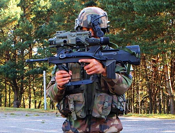 军事丨法国未来单兵战斗系统,还提供悬停眼无人机很科幻