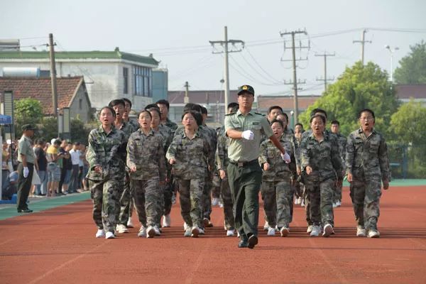 海安南莫中学崔益根图片