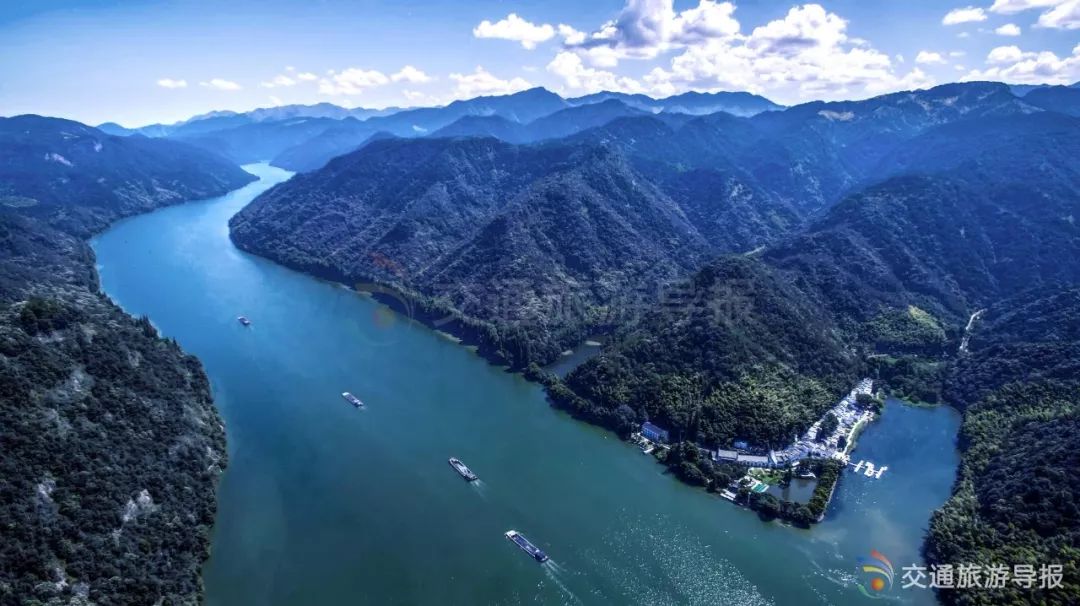 黄金水道天下佳山水古今推富春