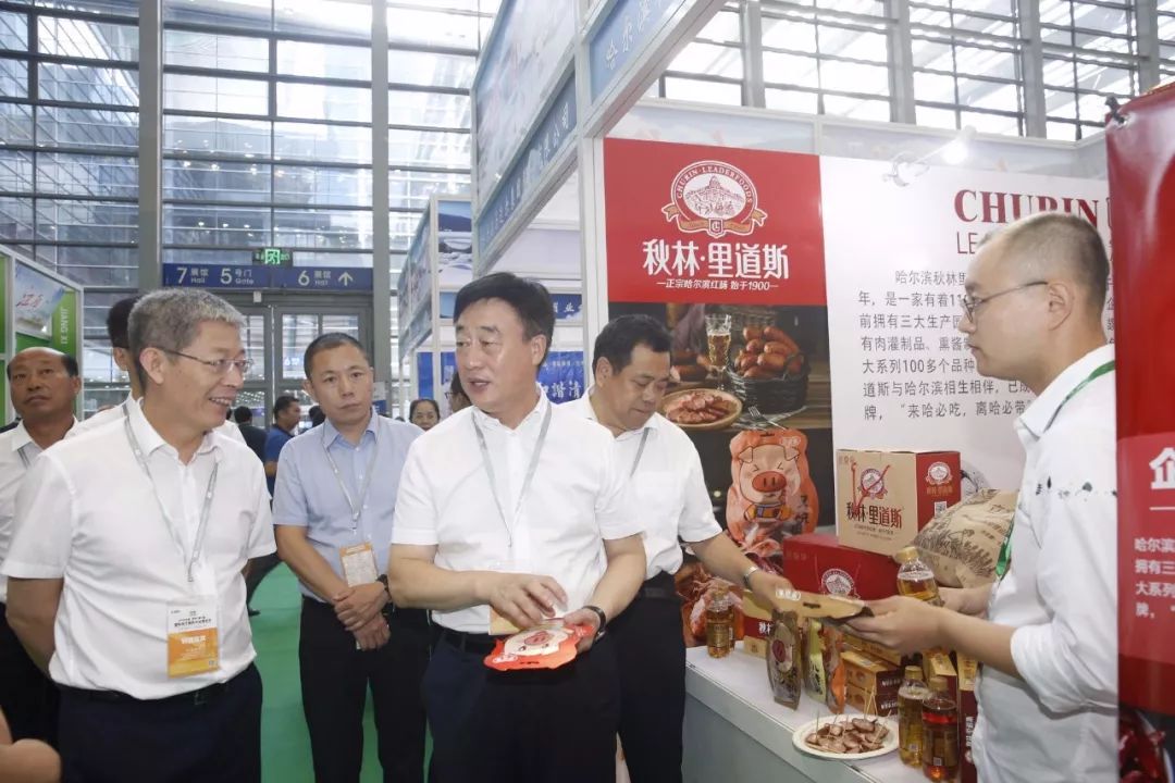 张万平副市长,任延辉局长莅临参观,左右滑动查看更多→据了解