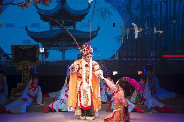 戏剧展演闽剧下乡展演在镜洋镇红星村唱响爱国忠魂曲