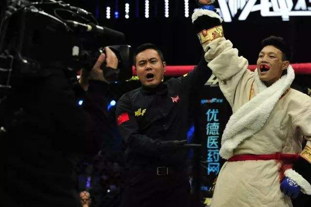 苏木达尔基ufc深圳站如李小龙再世:精彩战胜美籍老挝人苏康塔斯