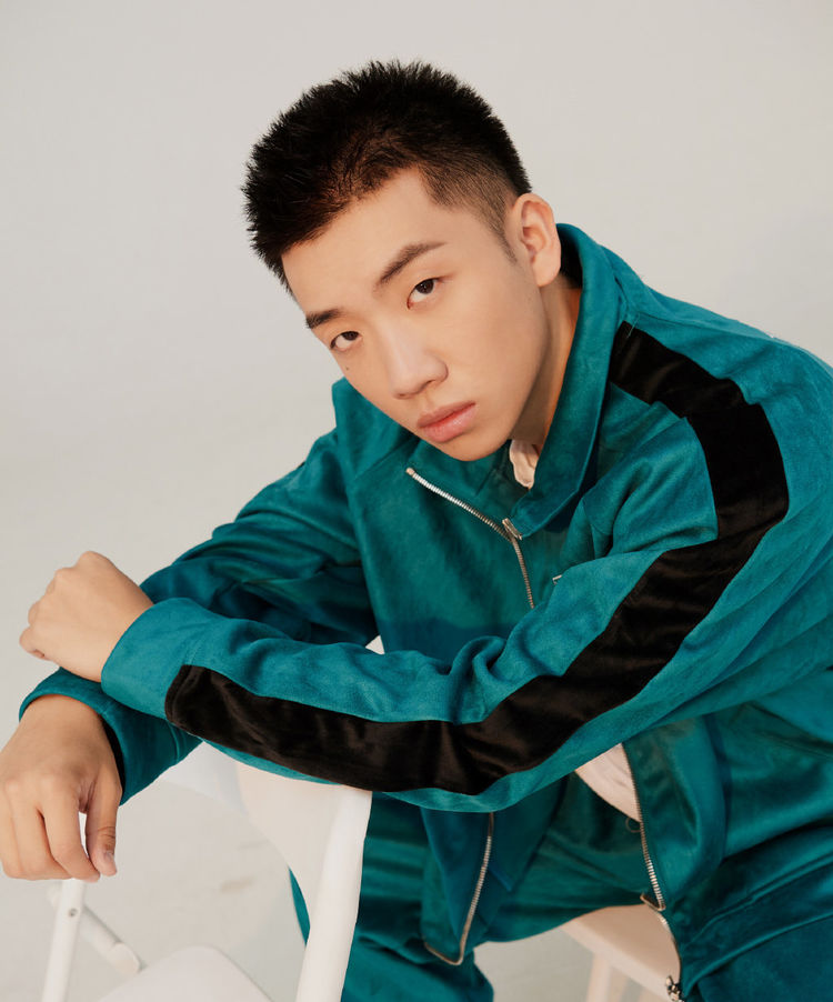 周杰伦中国好声音学员杨和苏刚刚拿了2019中国新说唱的冠军