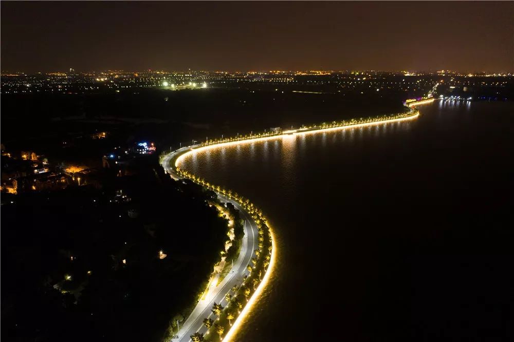 丁山湖夜景图片