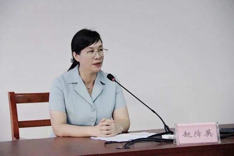 校长赵降英在结业典礼上对贯彻落实此次学习培训的会议精神提出了三点