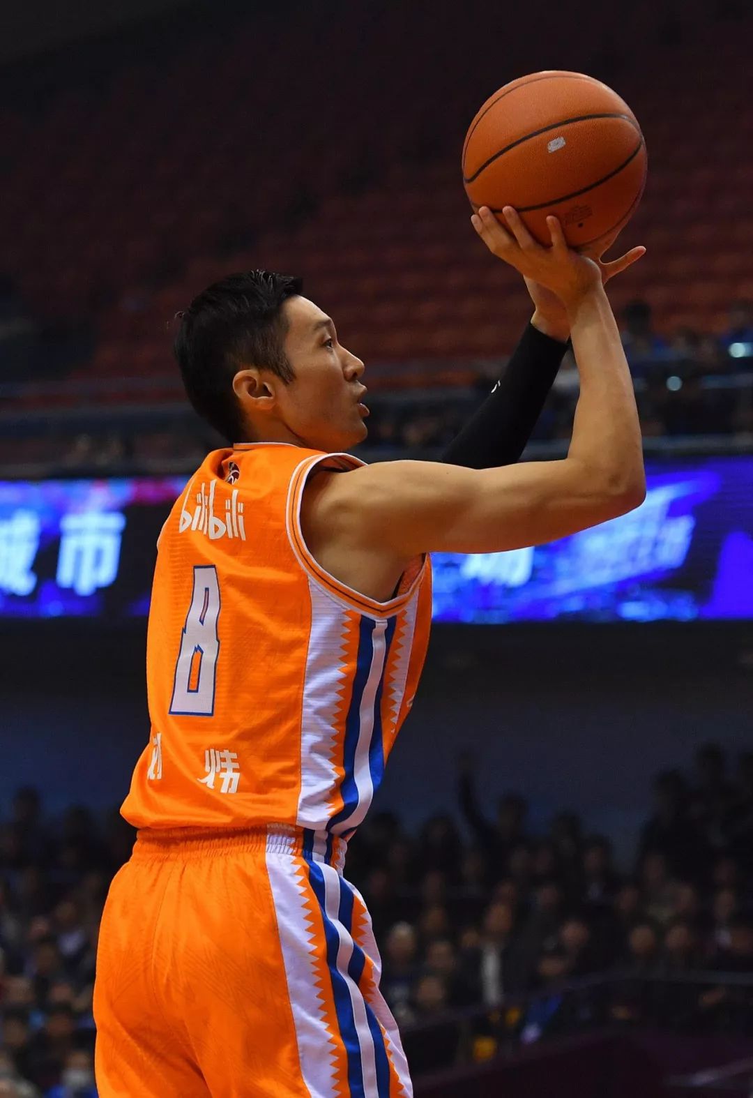 经典黑篮球仅售87元!喜欢刘炜的,点个"在看"!