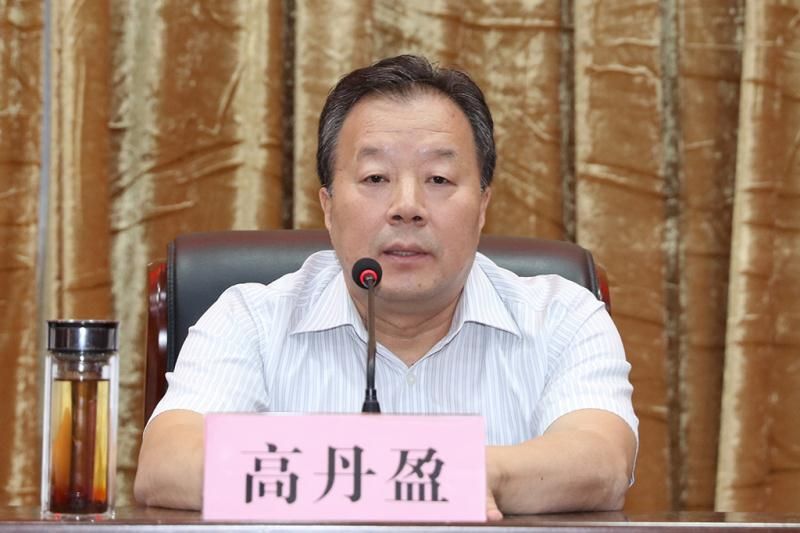 学校党委书记刘湘玉讲话校领导刘湘玉,高丹盈,李春英,袁静波,董浩平