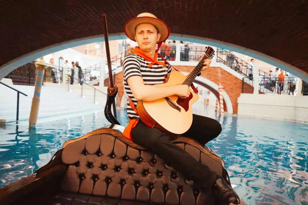 原创威尼斯贡多拉船夫会唱童话这也太浪漫了吧