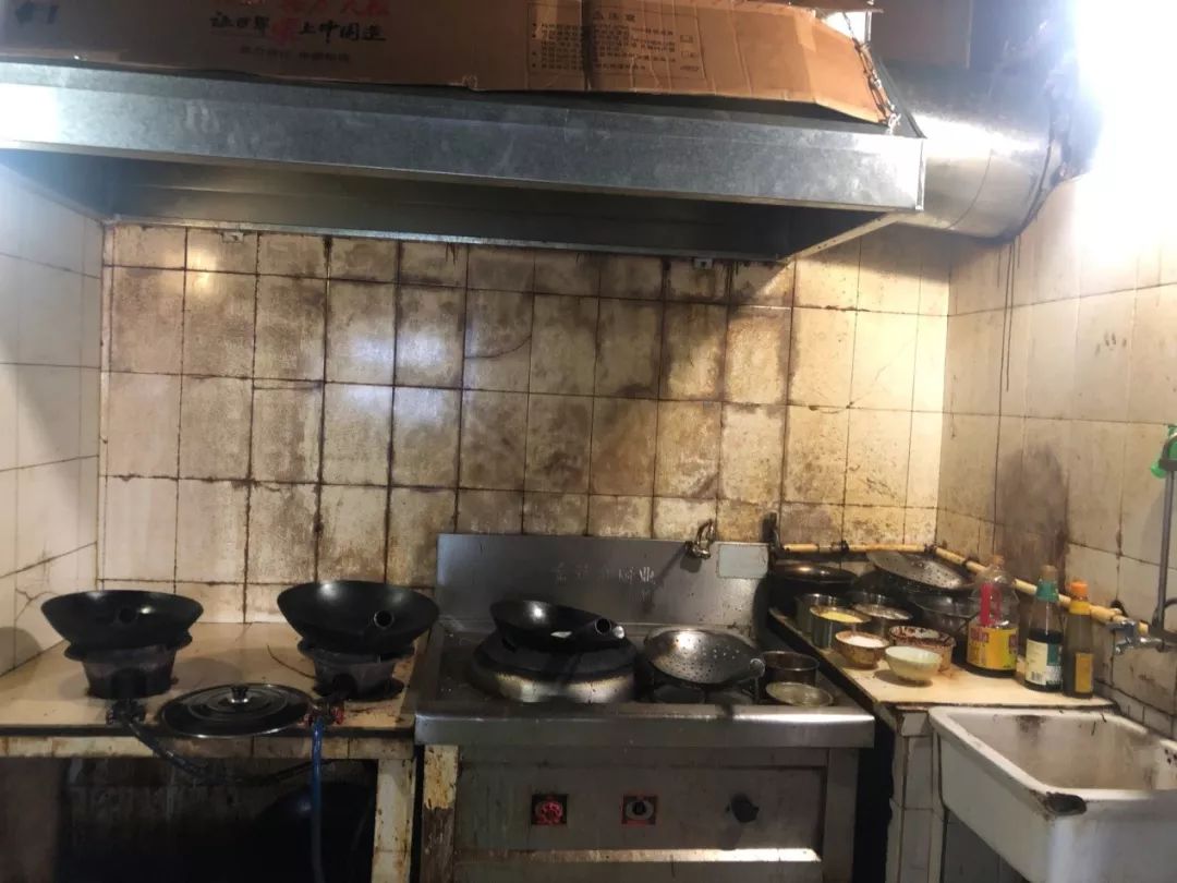 桐乡这些店面卫生状况首次被曝光._厨房