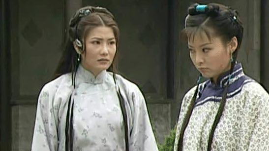 她就是在经典剧作《铁齿铜牙纪晓岚》里边饰演了莫愁一角的杨丽菁