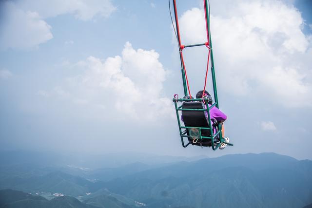 安吉云上草原探秘天空之镜