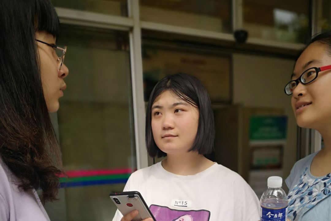 2河北医科大学7月30日,该队来到河北医科大学,小组成员方和彬,白一辰