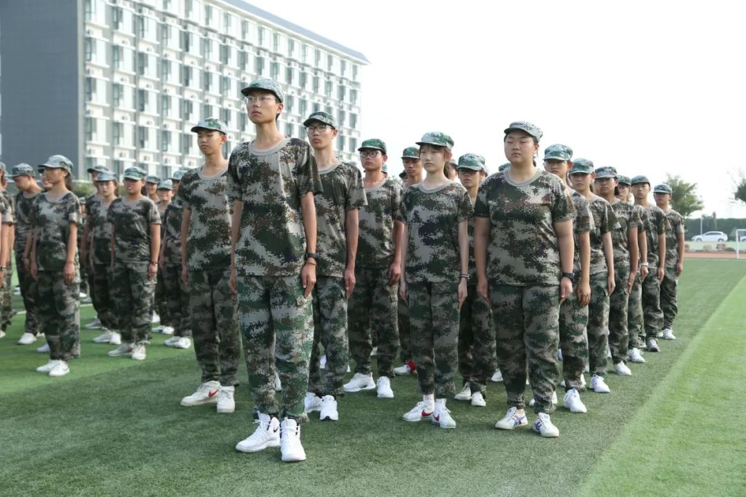 运城国际学校:举行2019级高一新生军训大会
