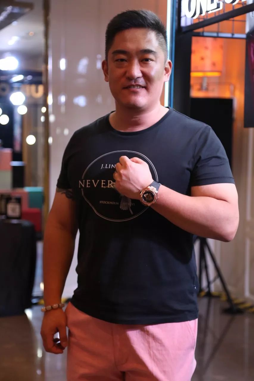 粉丝in全新big bang sang bleu ii刺青腕表3big bang法拉利车队90周年