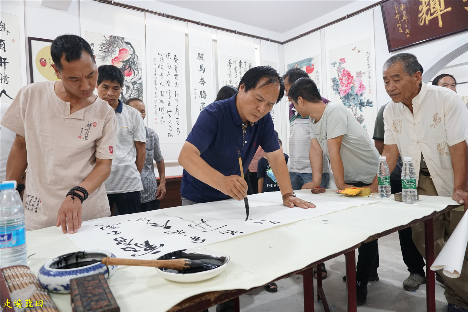 走遍蓝田2019书画寄情汤峪镇肖家坡村迎国庆书画联谊展2