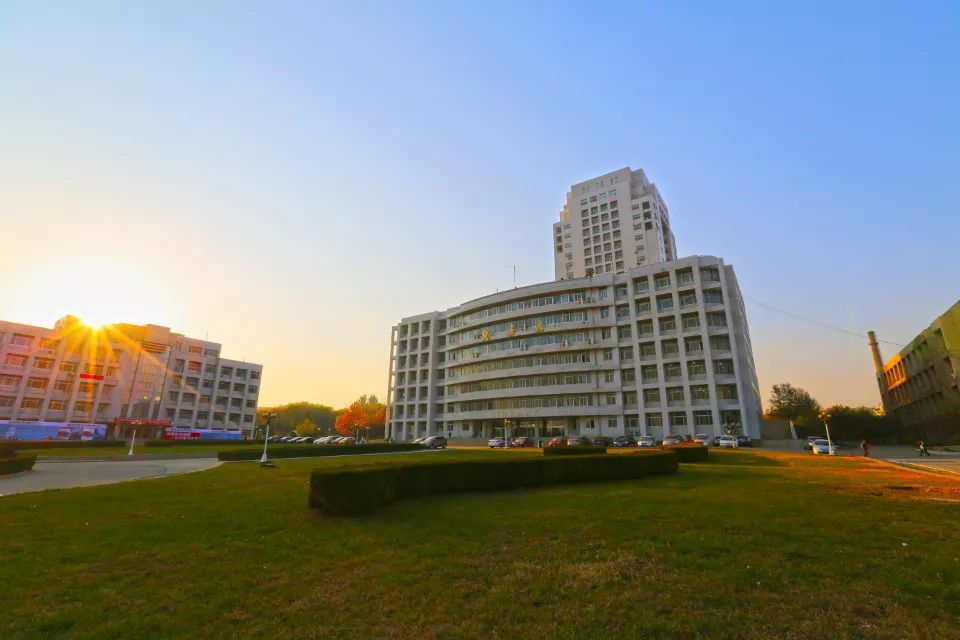 秦皇岛师范大学图片