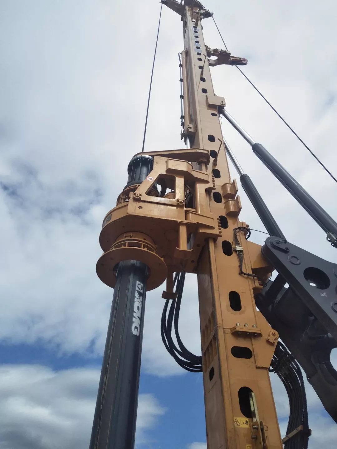 五个理由您会爱上徐工这款e系列旋挖钻机