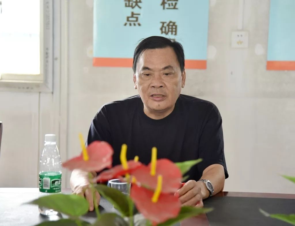 熊新学调研双峰县妇幼保健院整体搬迁项目工地