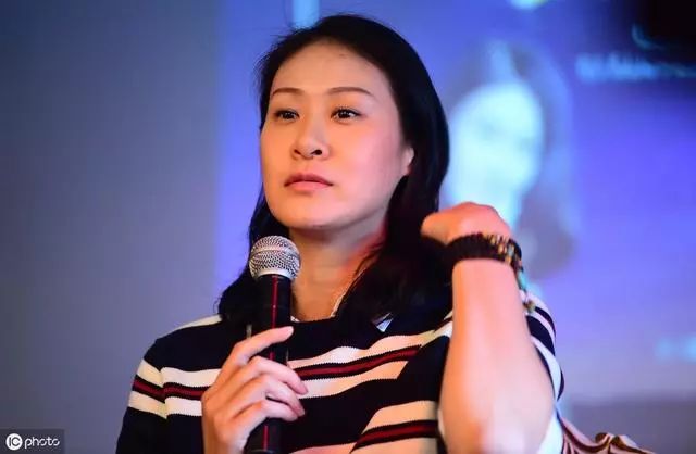 这其中不乏有嫁入豪门的,像郭晶晶嫁给了富商,伏明霞和张怡宁虽然都