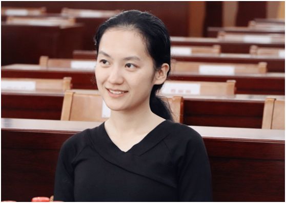 驹光翻雪案,唯愿窥园一出,遍起菁莪.