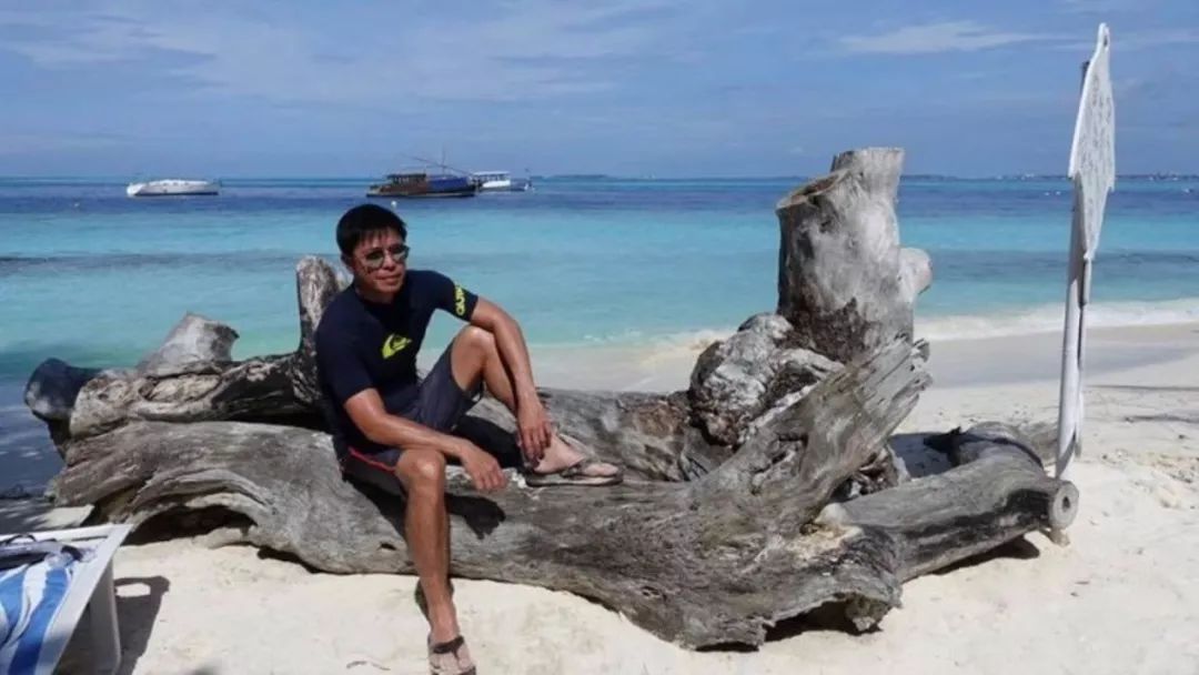 何启南的演技不算差或许是命运少给了他那么一丢丢的运气吧入行三十多