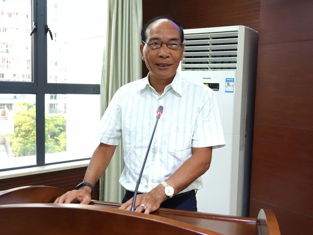 市第十七届人大常委会第二十一次会议召开