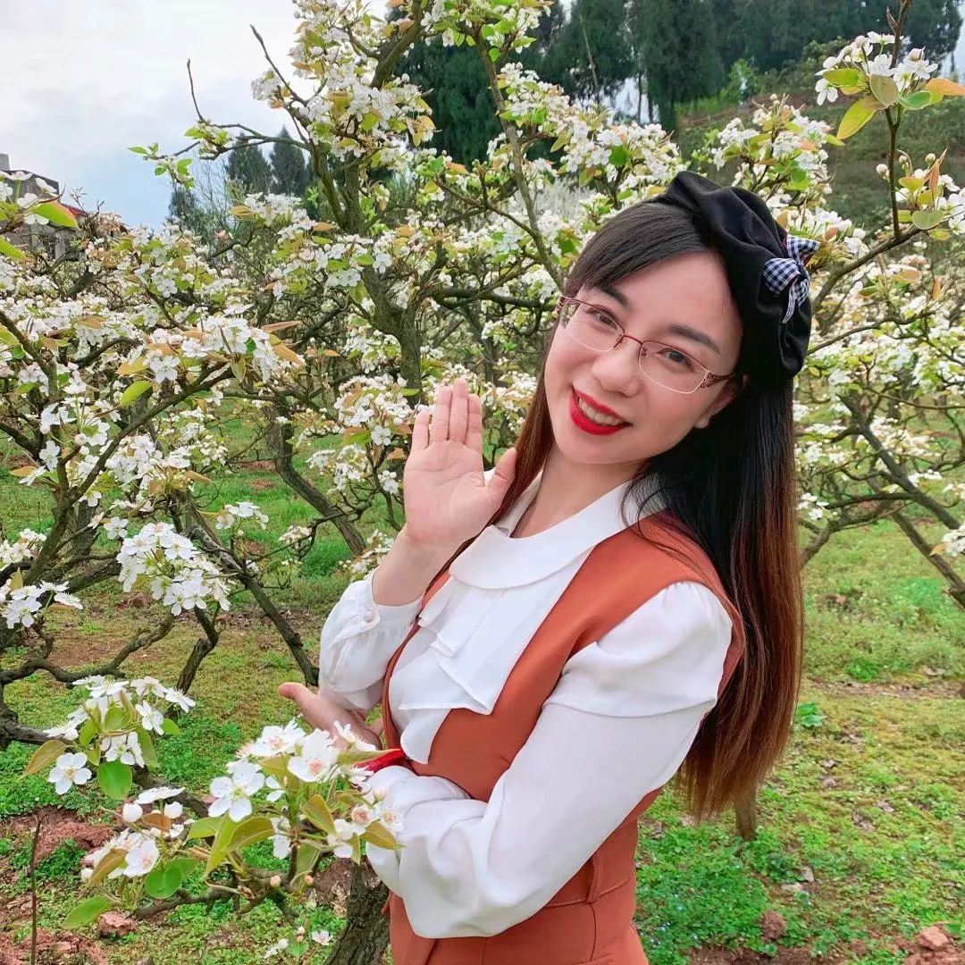 实验中学彭建华徐鸿军,男,50岁,中共党员,潼南一中语文高级教师,体卫