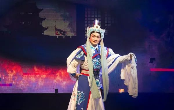戏剧展演闽剧下乡展演在镜洋镇红星村唱响爱国忠魂曲