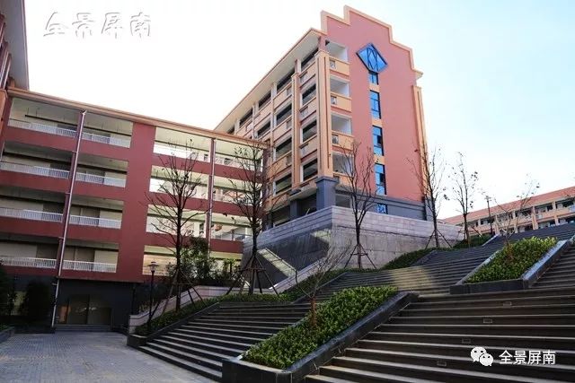 今秋开学季 一中新校区启用迎新生