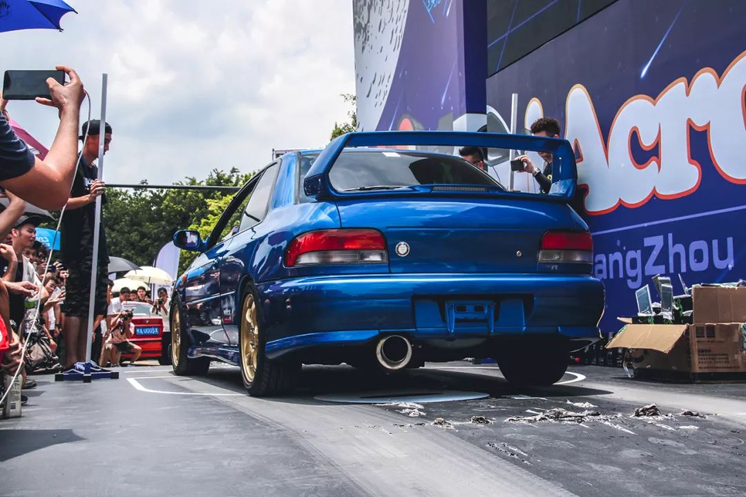 不少斯巴鲁粉丝都是从wrx sti的大鼻子,大尾翼,拉力赛开始的.