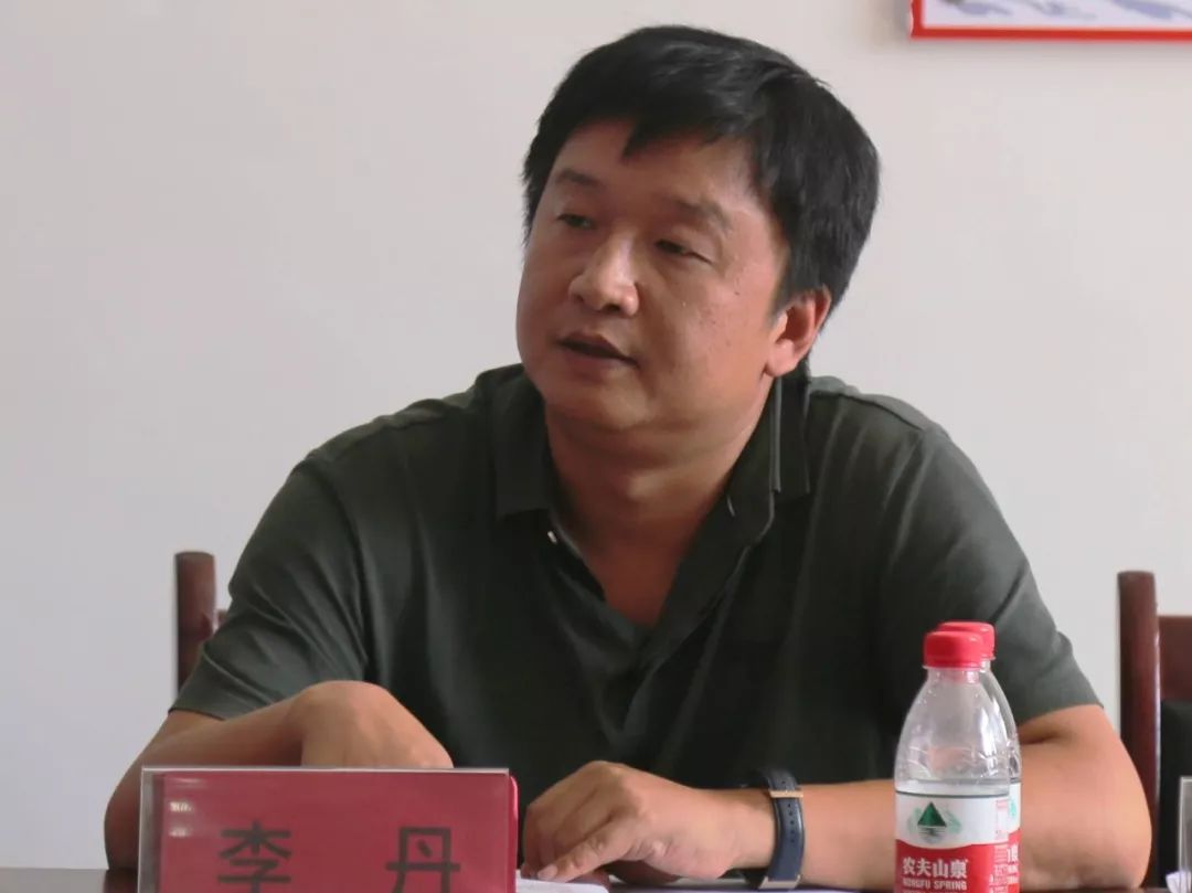 (马道镇镇长李丹介绍全镇脱贫攻坚工作情况)就如何开展今后帮扶工作