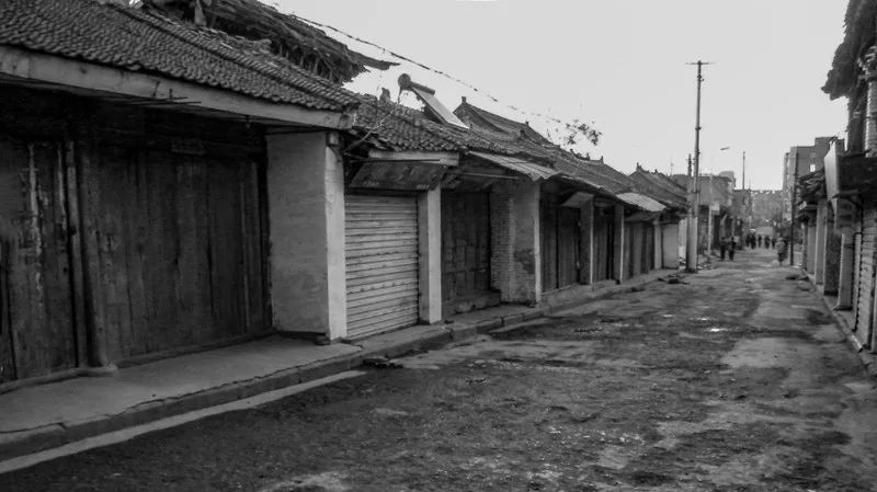 南街,东西背街,考院巷(今田巷子),监前巷(小巷子对面,衙门口内,今废)