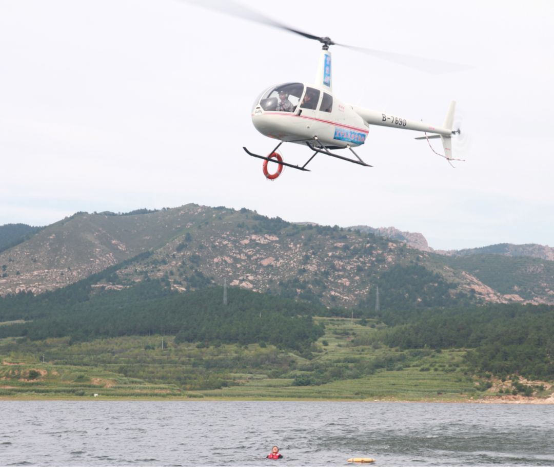 紫蒙湖景区直升机水上救援演练提升应急能力保障旅游安全