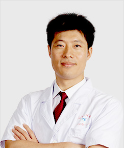 女子近视手术被"圈粉" 20年后来厦"追星"_揭黎明