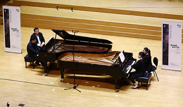 上海友人室内乐社演绎斯特拉文斯基《春之祭》(双钢琴版) 钢琴:俞湘君