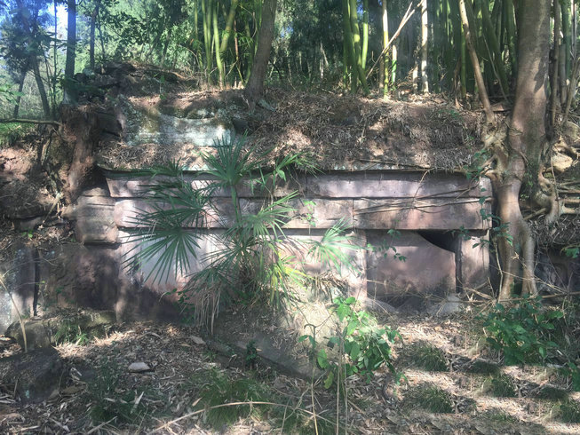 重庆寻龙点穴班风水弟子占峰,远赴四川安岳县实地考察陈氏祖坟风水,上