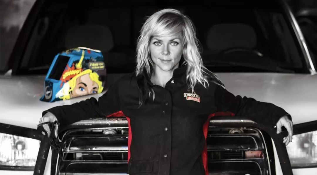 又一位追逐速度与激情的车手离开了火箭女神杰西库布斯