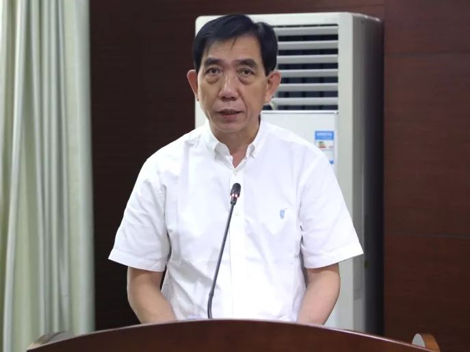 市第十七届人大常委会第二十一次会议召开