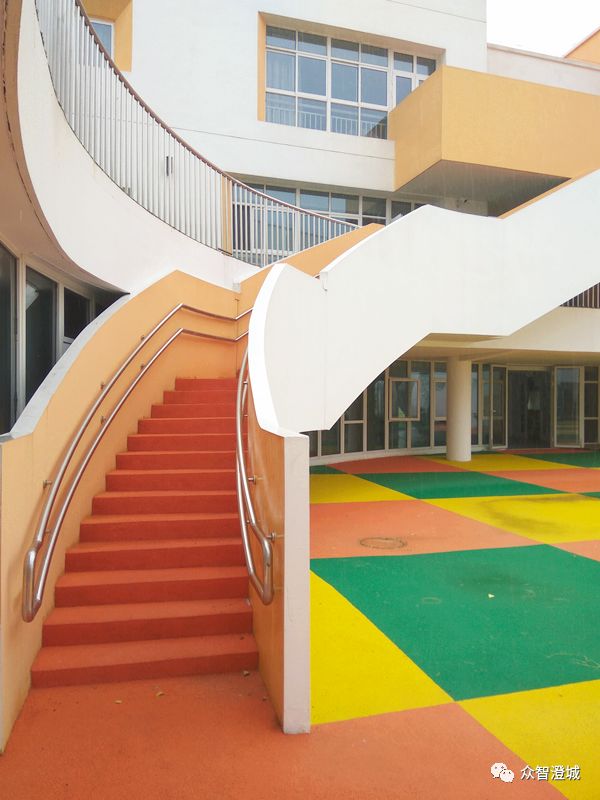 室内楼梯操场中庭二层连廊一层走廊多功能厅教室幼儿午睡室教室内厕所